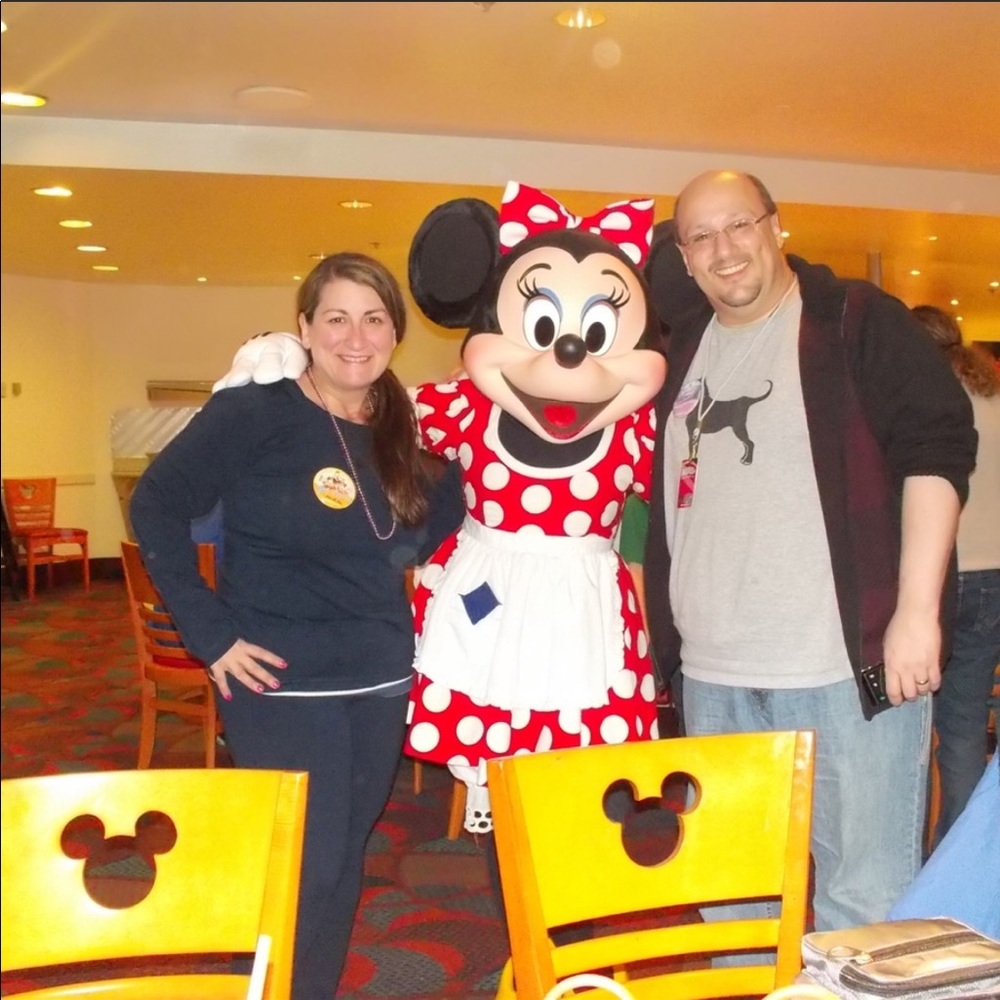 COMMENTS FULL LIKE NEW LISTING - Picture 15 of 16